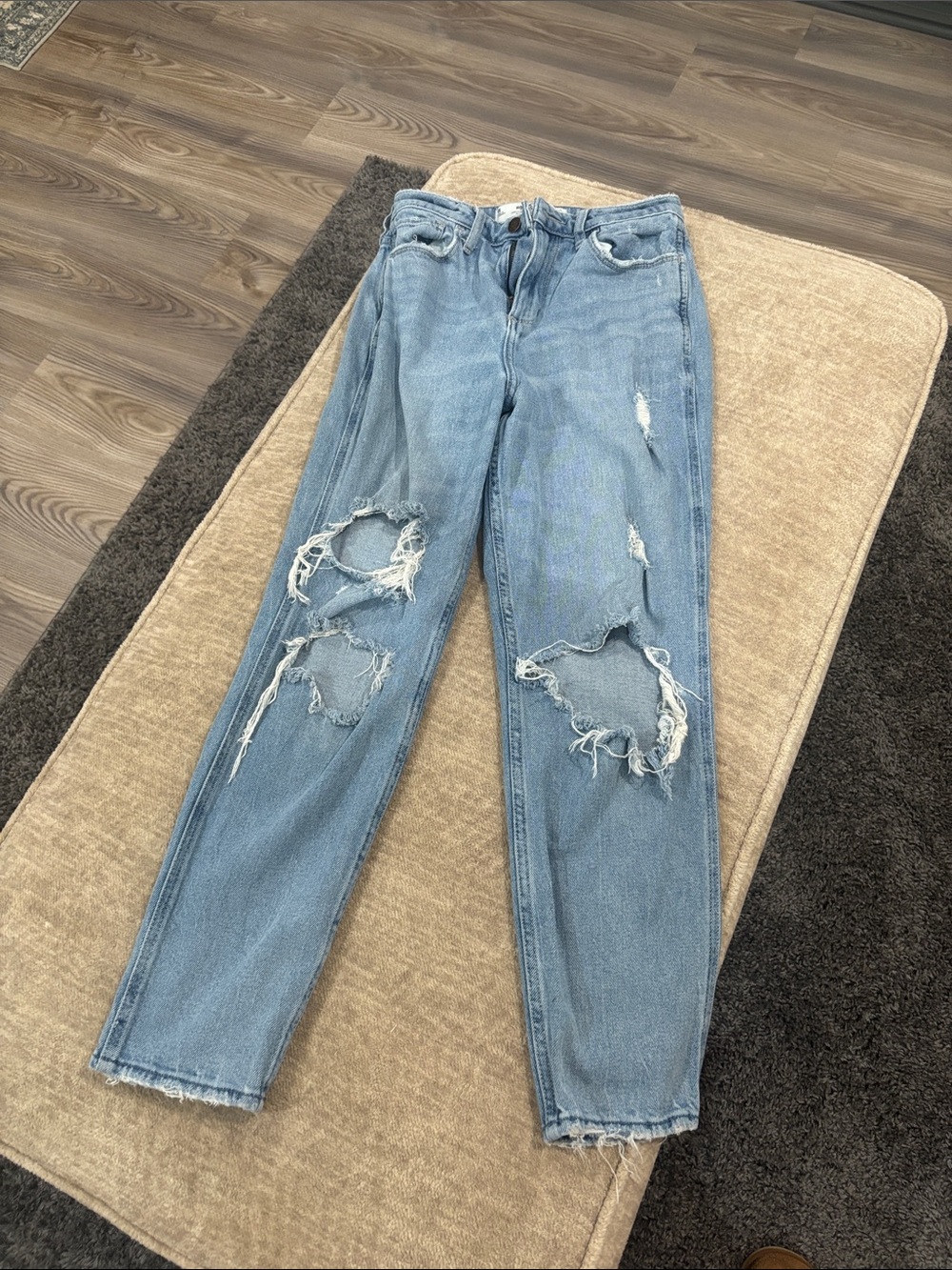Hollister Curvy High Rise Mom Jean